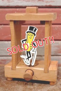 ct-191001-97 PLANTERS / MR.PEANUT 1960's Dispenser