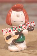 ct-191001-49 Peppermint Patty / 1970's Ceramic Musician Ornament Series