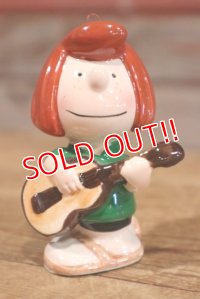 ct-191001-49 Peppermint Patty / 1970's Ceramic Musician Ornament Series