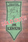 ct-191001-30 PEANUTS / 1960's Banner "Linus" Green