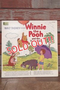 ct-190910-05 Winnie the Pooh and the honey tree 1970's Record & Book