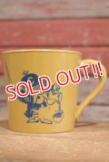 ct-141001-27 Cap'n Crunch / 1970's Plastic Mug (JUNK)