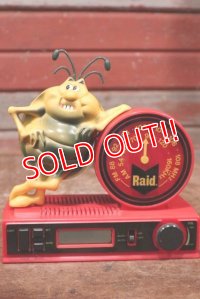 ct-200101-37 Raid Bug / 1980's Clock & Radio