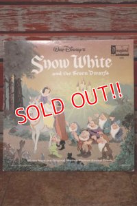 ct-191211-72 Snow White and the Seven Dwarfs / 1960's Record