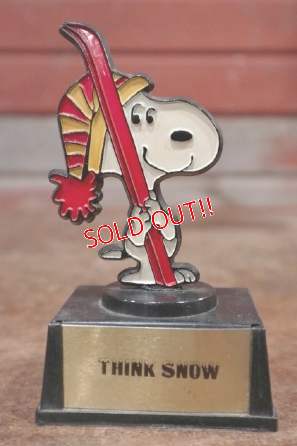 画像1: ct-200201-06 Snoopy / AVIVA 1970's Trophy "Think Snow"