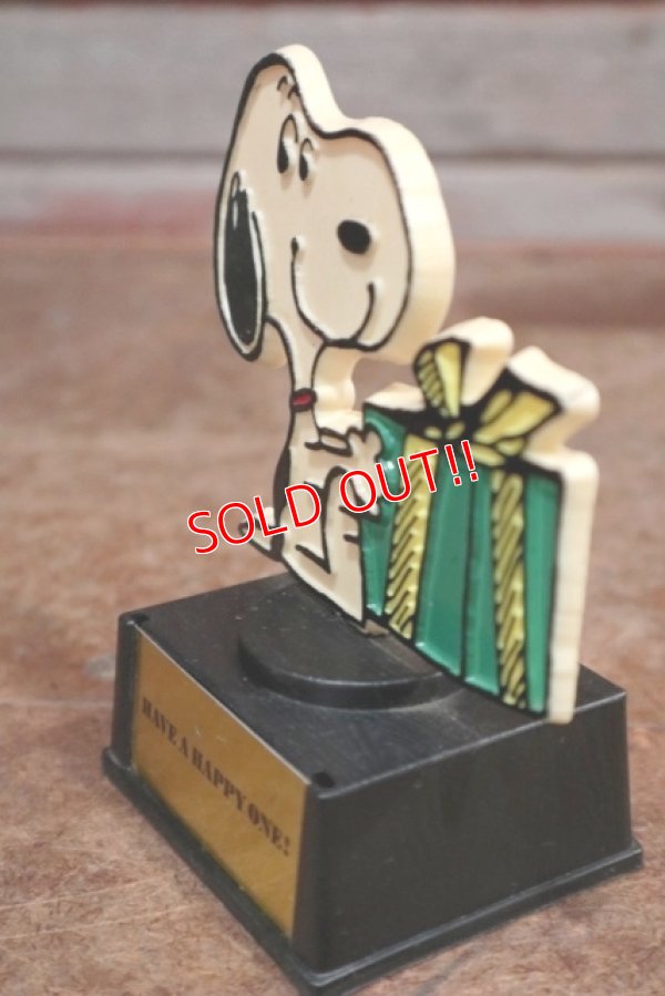 画像4: ct-200201-08 Snoopy / AVIVA 1970's Trophy " Have a Happy One!"