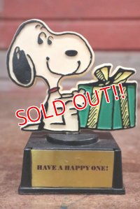 ct-200201-08 Snoopy / AVIVA 1970's Trophy " Have a Happy One!"