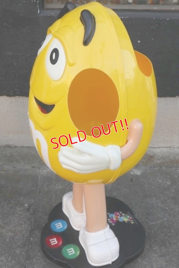 画像3: dp-200201-51 m&m's / Yellow Store Display 