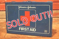 dp-200301-41 Johnson & Johnson / 1970's First Aid Kit Box