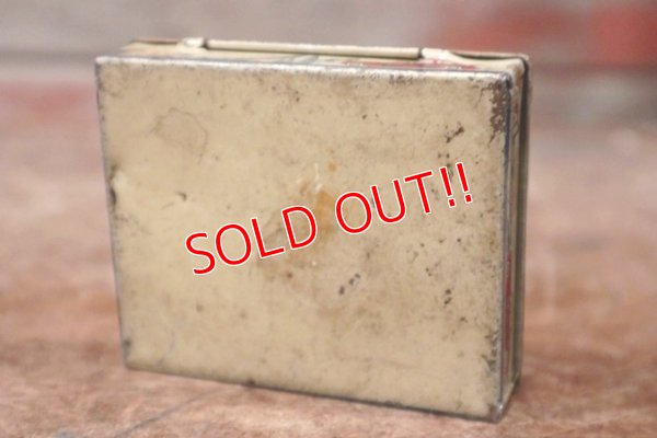 画像8: dp-200301-70 Mobiloil Flying Red Horse / 1940's First Aid Kit Case