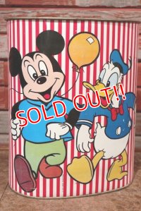ct-200403-19 Mickey Mouse,Donald Duck and Goofy / Cheinco 1970's Trash Box