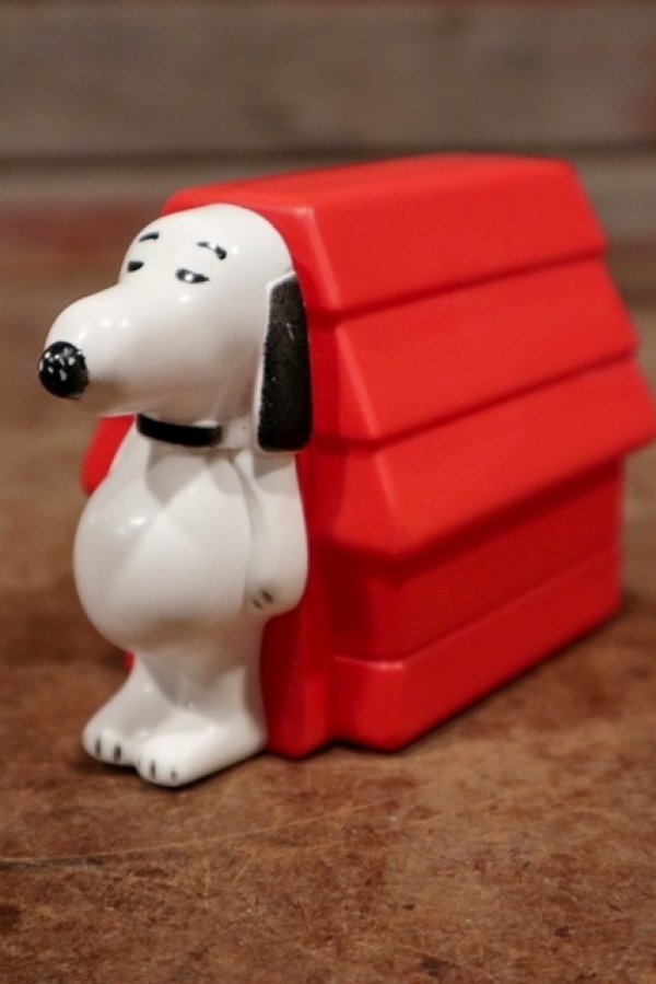 画像1: ct-141002-14 Snoopy and Doghouse / AVON 1970's Non-Tear Shampoo Bottle