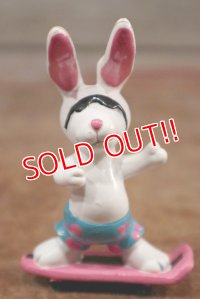 ct-200701-60 Beach Bunnies / Hardee's 1989 PVC Figure (A)