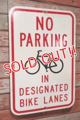 dp-200701-10 Road sign "No Parking Bike Lanes"