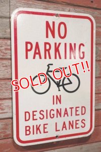 dp-200701-10 Road sign "No Parking Bike Lanes"