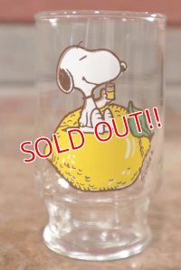 gs-200901-02 Snoopy / Anchor Hocking 1970's mini Glass "Lemon"