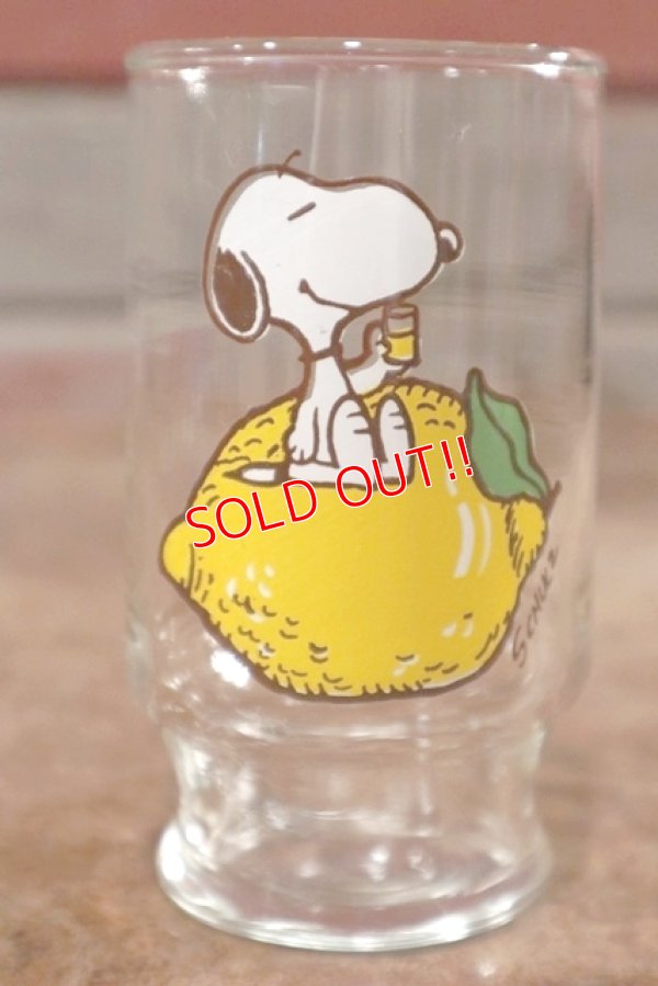 画像1: gs-200901-02 Snoopy / Anchor Hocking 1970's mini Glass "Lemon"