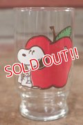 gs-200901-01 Snoopy / Anchor Hocking 1970's mini Glass "Apple"