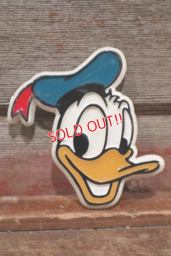 画像1: ct-200901-74 Donald Duck / Monogram 1970's Face Pinback