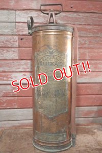 dp-201001-18 1940's Metal Fire Extinguisher
