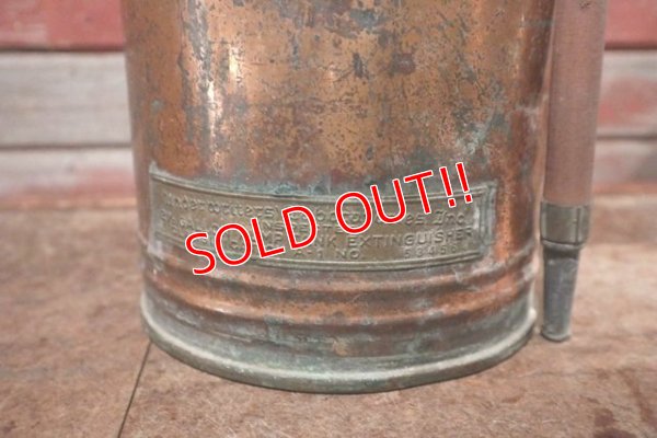 画像3: dp-201001-18 1940's Metal Fire Extinguisher