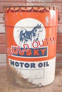 dp-201001-27 HUSKY / 1956 5 U.S.Gallons Motor Oil Can