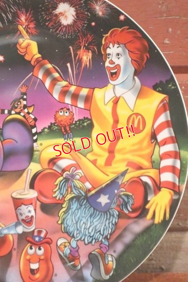 画像2: ct-201001-09 McDonald's / 2002 Collectors Plate "Fireworks"