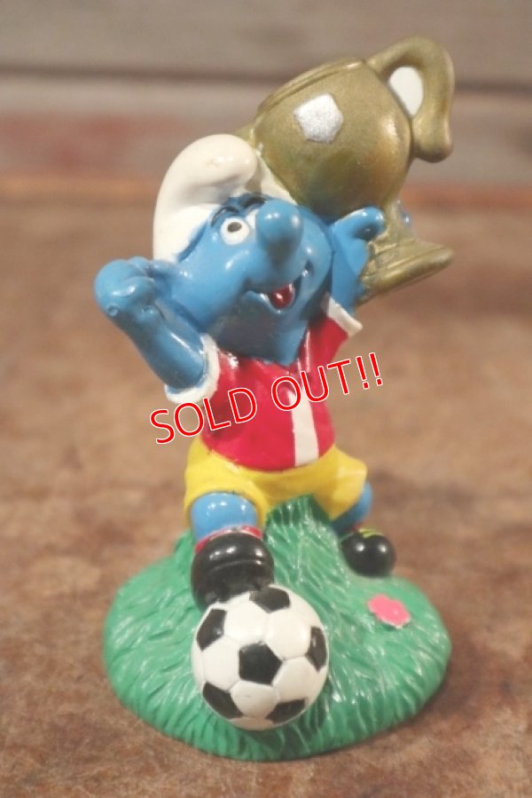 画像1: ct-201101-04 Smurfs / 1998 Candy Topper "Football"