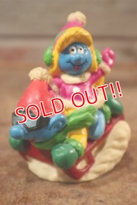 ct-201101-06 Smurf & Smurfette 1997 Candy Topper "Snow Flyer"