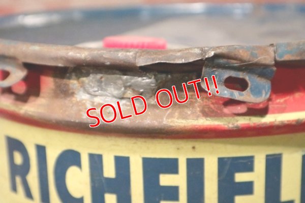 画像7: dp-201101-45 RICHFIELD / 1957 5 U.S.GALLONS Oil Can