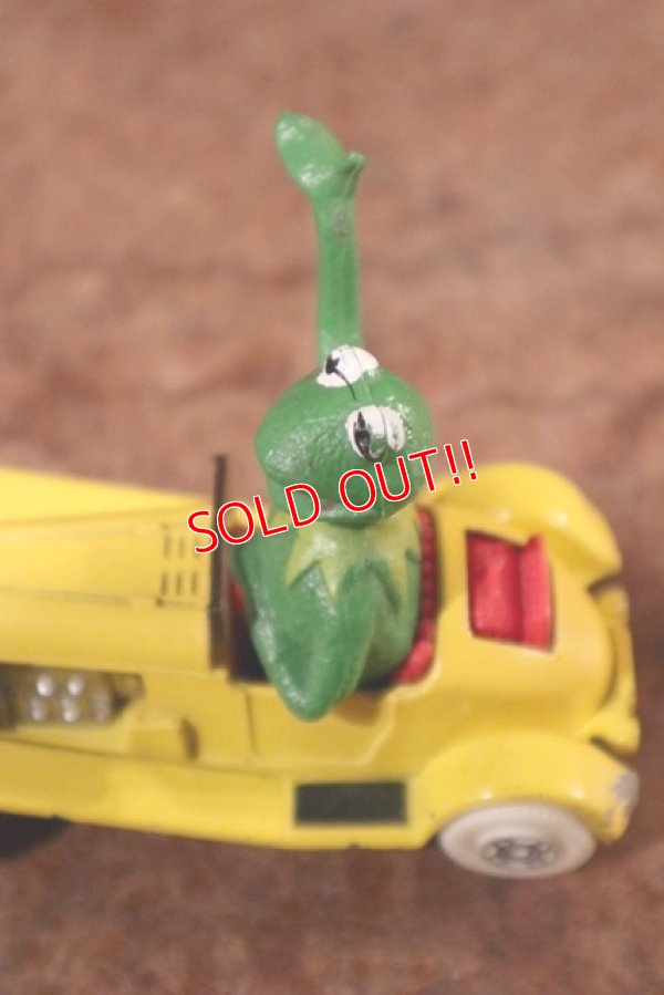 画像6: ct-201114-68 Kermit the Frog / Corgi 1979 Die Cast Car