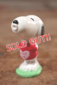 ct-201114-86 Snoopy / Whitman's 1999 PVC Figure "Kiss Me"
