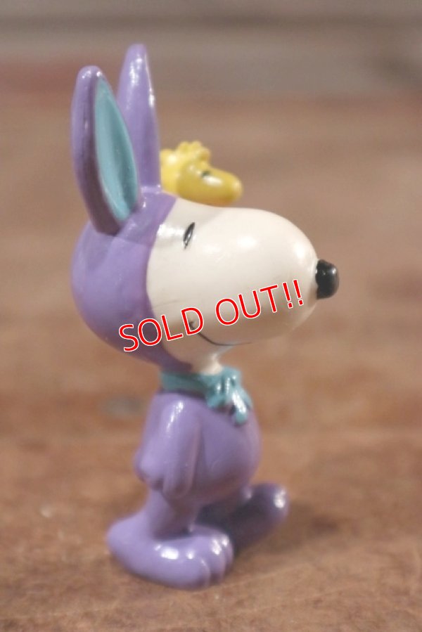 画像3: ct-201114-86 Snoopy / Whitman's 1997 PVC Figure "Easter Bunny (Purple)"