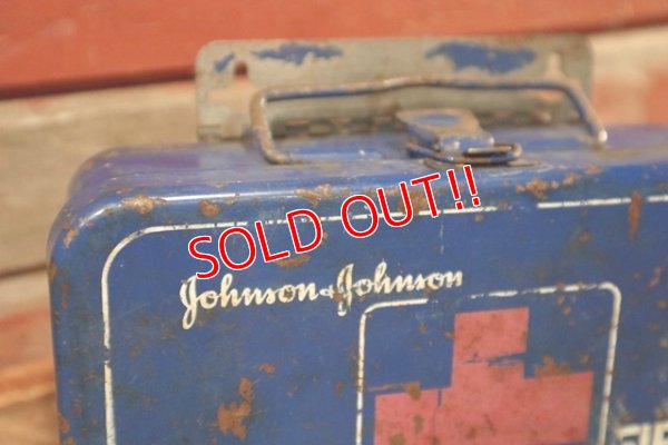 画像3: dp-201201-03 Johnson & Johnson / 1970's First Aid Kit Box
