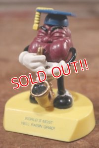 ct-201114-125 California Raisins / 1988 PVC Figure "The Graduates Sax Player"