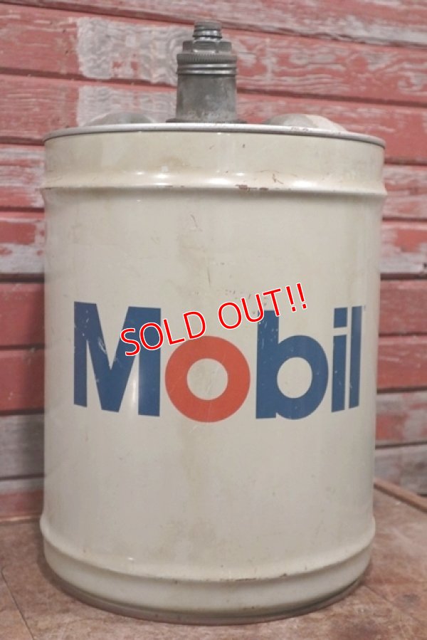 画像1: dp-201201-45 Mobil / 1970's〜5 U.S.GALLONS Oil Can