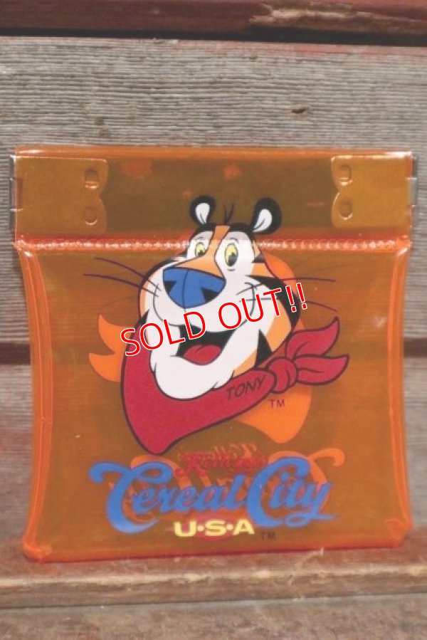 画像1: ct-210101-29 Kellogg's / Tony the Tiger 1990's Coin Purse