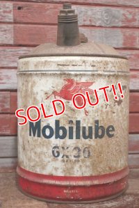 dp-201201-51 Mobilube / 1950's 5 U.S.GALLONS Oil Can