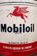 画像2: dp-201201-52 Mobiloil / 1950's 5 U.S.GALLONS Oil Can (2)