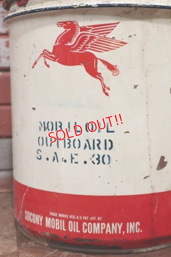 画像3: dp-201201-54 Mobil / 1950's 5 U.S.GALLONS Oil Can