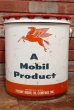 画像1: dp-201201-53 Mobil / 1950's 5 U.S.GALLONS Oil Can (1)