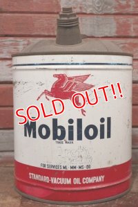 dp-201201-52 Mobiloil / 1950's 5 U.S.GALLONS Oil Can