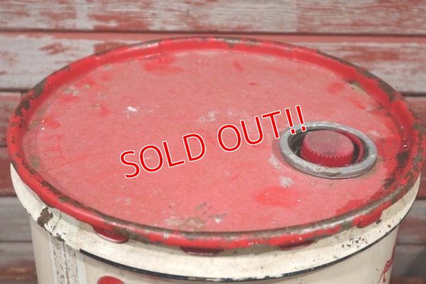 画像6: dp-201201-54 Mobil / 1950's 5 U.S.GALLONS Oil Can