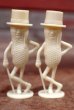 画像1: ct-210201-54 PLANTERS / MR.PEANUT 1950's Salt & Pepper Shaker (Light Brown) (1)