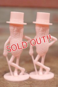 ct-210201-56 PLANTERS / MR.PEANUT 1950's Salt & Pepper Shaker (Pink)