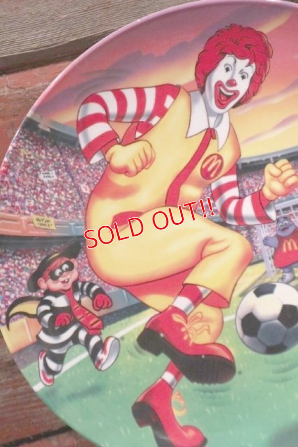 画像2: ct-210401-30 McDonald's / 2002 Collectors Plate "Soccer"