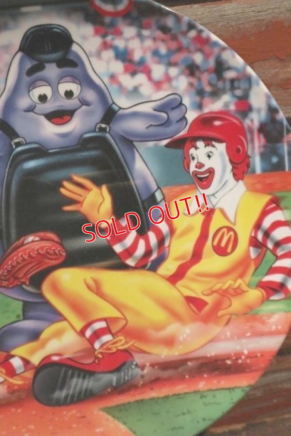 画像2: ct-210401-30 McDonald's / 2002 Collectors Plate "Cross Play"