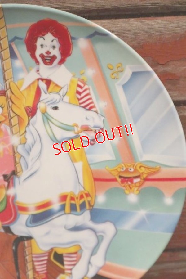 画像2: ct-210401-30 McDonald's / 1993 Collectors Plate "Merry-go-round"