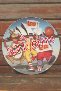 ct-210401-30 McDonald's / 2000 Collectors Plate "Beach Volleyball"