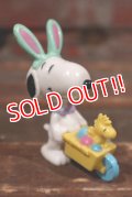 ct-210401-54 Snoopy / Whitman's 1997 PVC "Easter Bunny Cart (Green ear)"